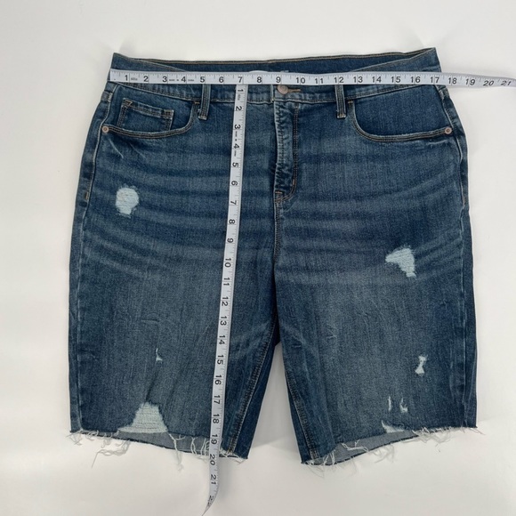 Old Navy High Rise Secret Slim Pocket Distressed Jean Shorts Size 12 Women’s - Picture 5 of 5